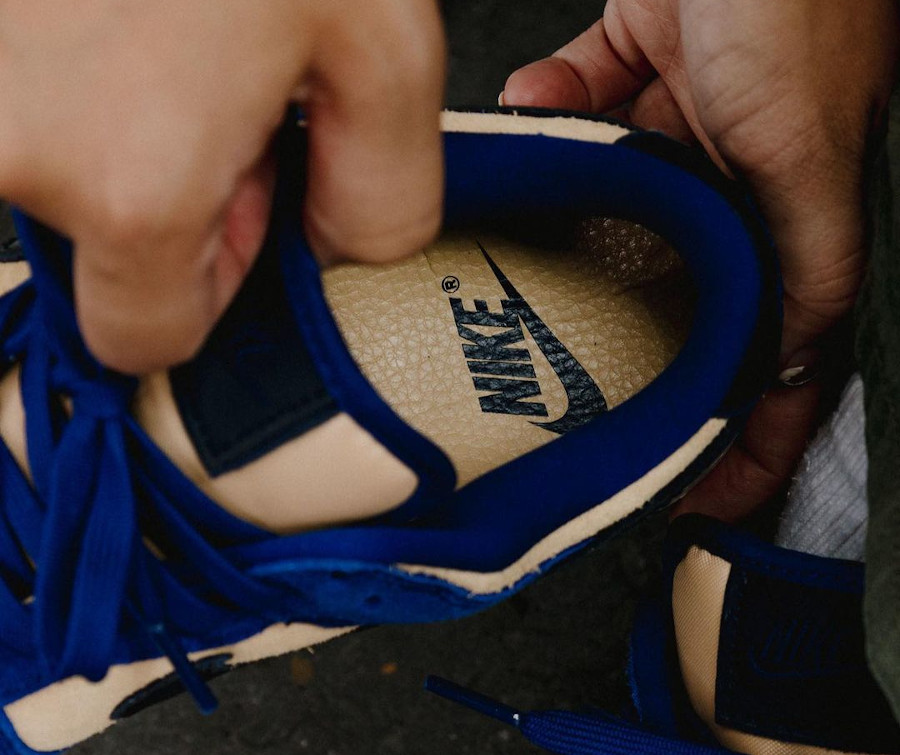 Nike Dunk Low en daim bleu 2023 on feet (4)
