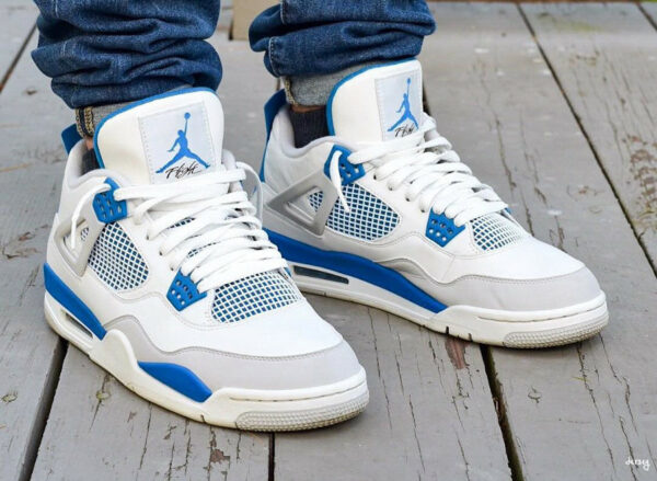 Air Jordan 4 Military Blue 2006 (couv)