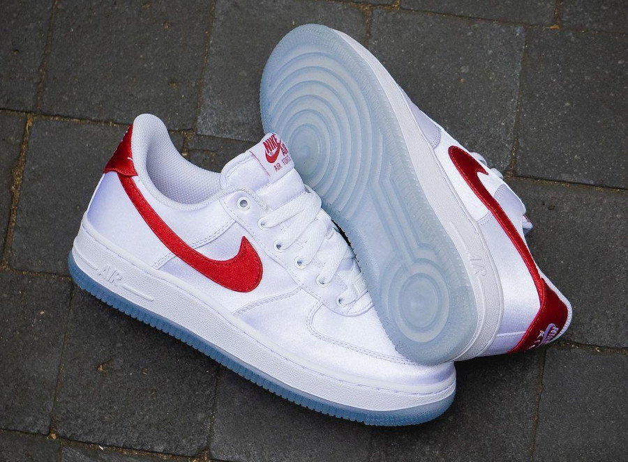 Nike Air Force 1 Low en dation blanc et rouge (1)