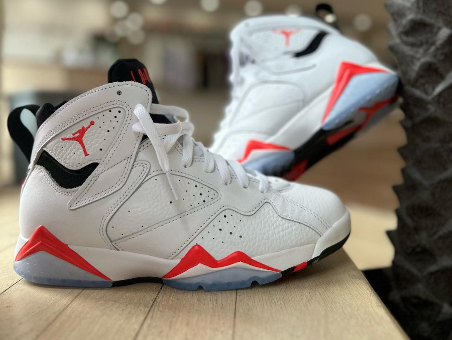 AJ7 Sakuragi White Infrared CU9307-160