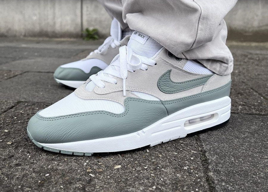 Nike Air Max 1 Mica Green Vert Pâle Apaisant DZ4549-100