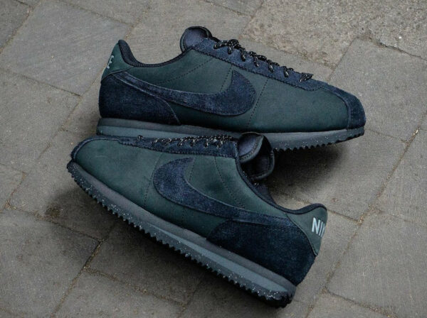 Nike Cortez PRM toute noire 2023 (1)