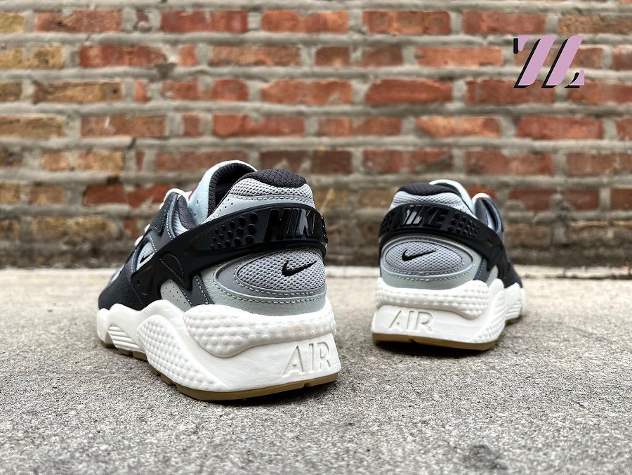 Nike Air Huarache Runner logo virgule DZ3306 notre avis