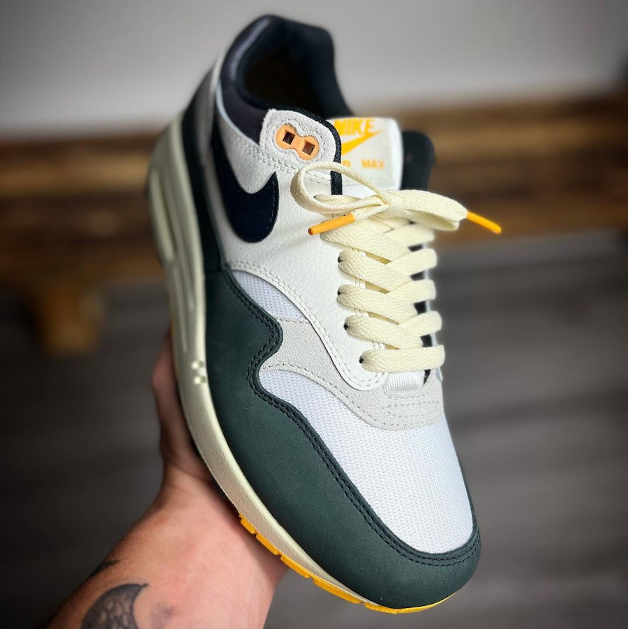 Nike Air Max 1 Athletic Dept lace swap (1)