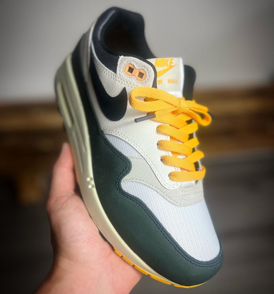 Nike Air Max 1 Athletic Dept lace swap (2)