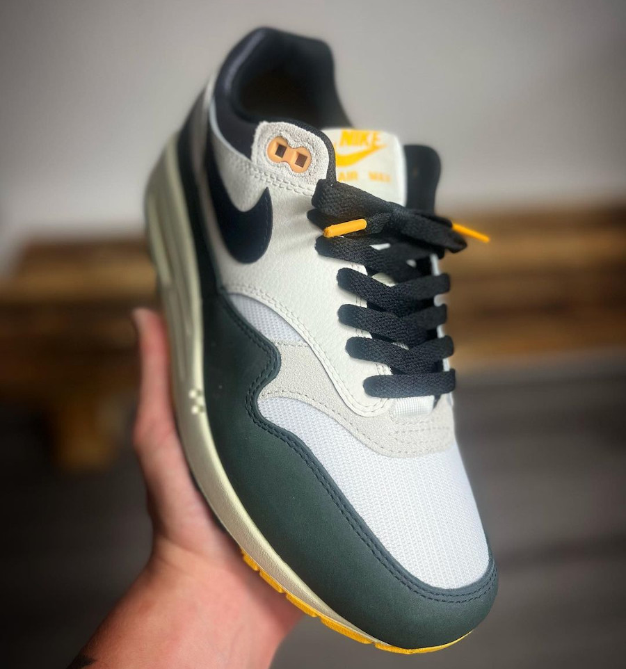 Nike Air Max 1 Athletic Dept lace swap (4)
