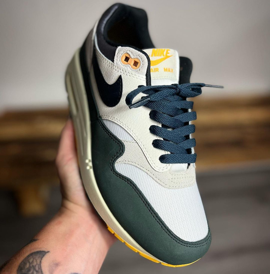 Nike Air Max 1 Athletic Dept lace swap (5)