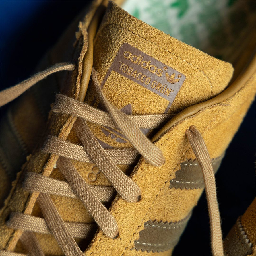 Tobacco hotsell adidas marron