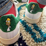 The Simpsons x adidas les Stan Smith Homer Simpson on feet IE7564 (couv)