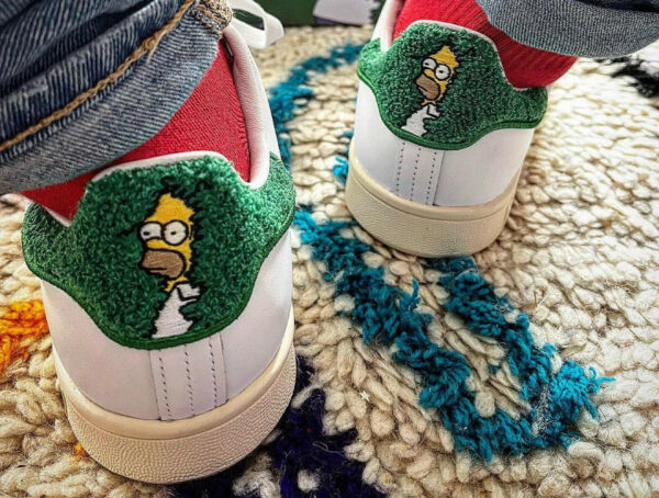 The Simpsons x adidas Stan Smith Homer Simpson on feet IE7564 couv 600x454
