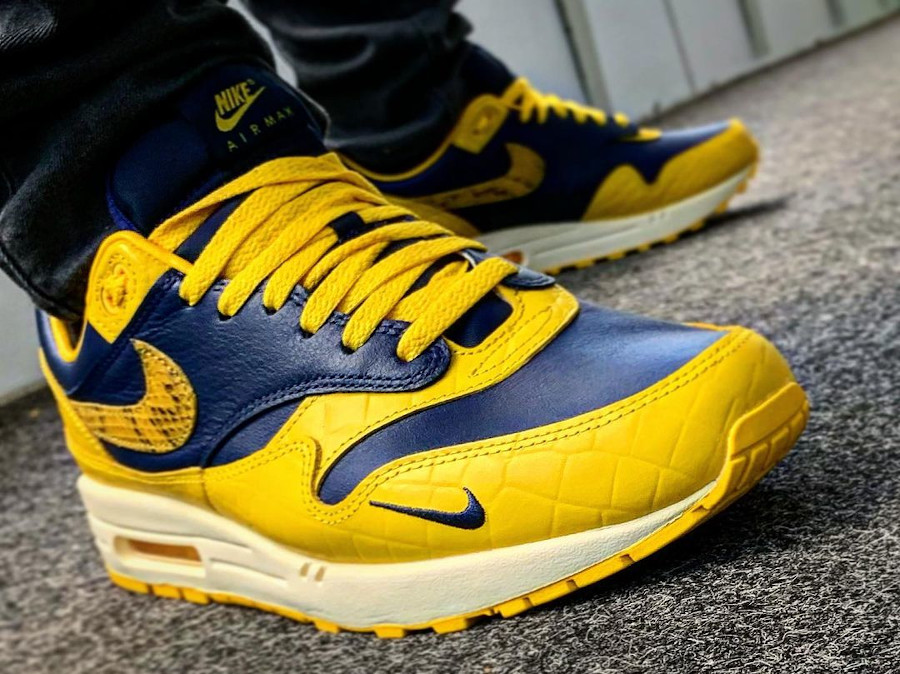 W Nike Air Max 1 PRM Head to Head Michigan BTTYS FJ5479-410