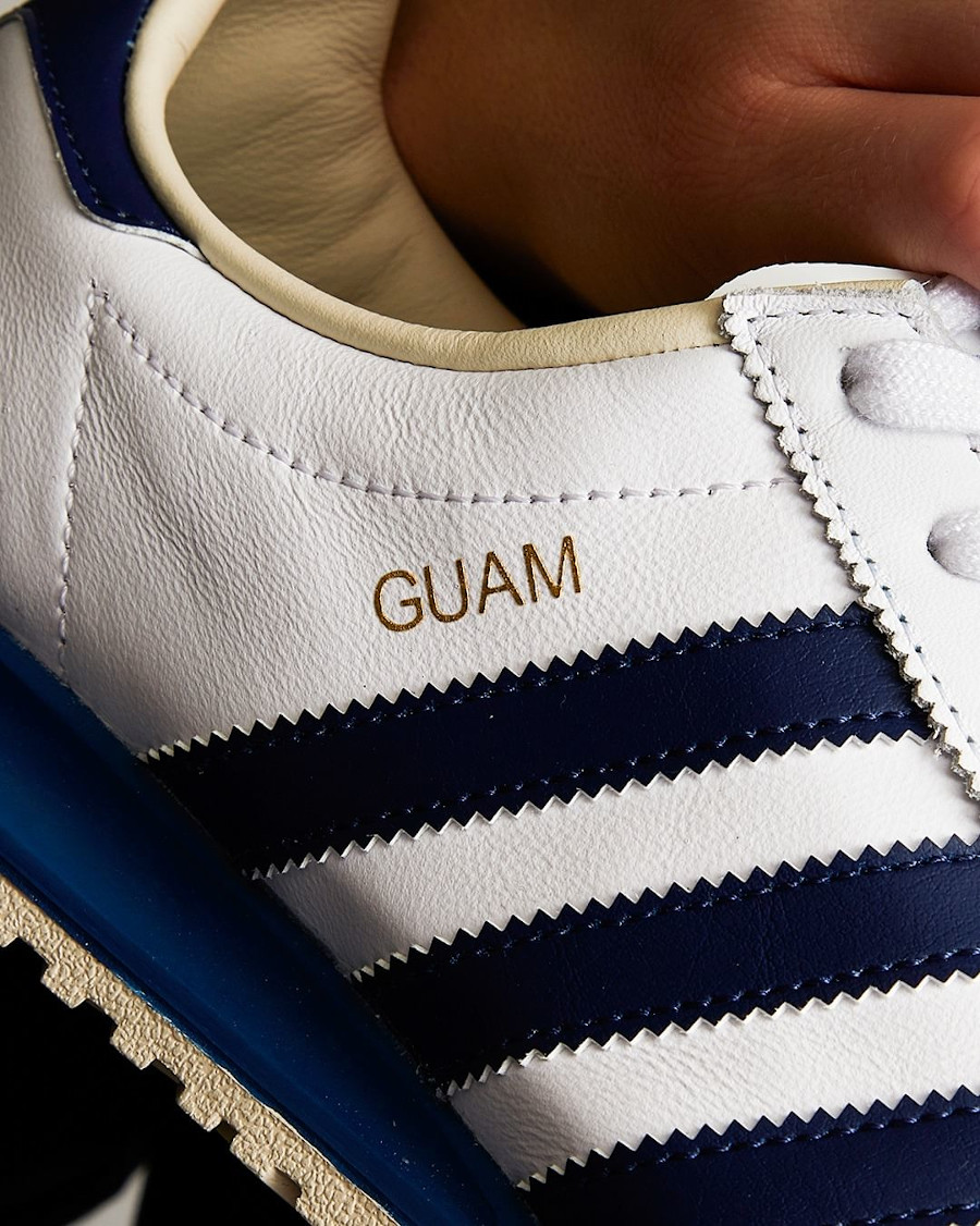 adidas Guam blanche et bleu foncé (2)