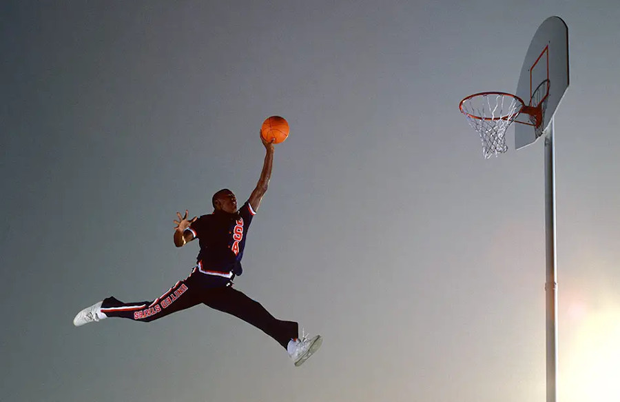 Michael Jordan saut Jumpman en New Balance