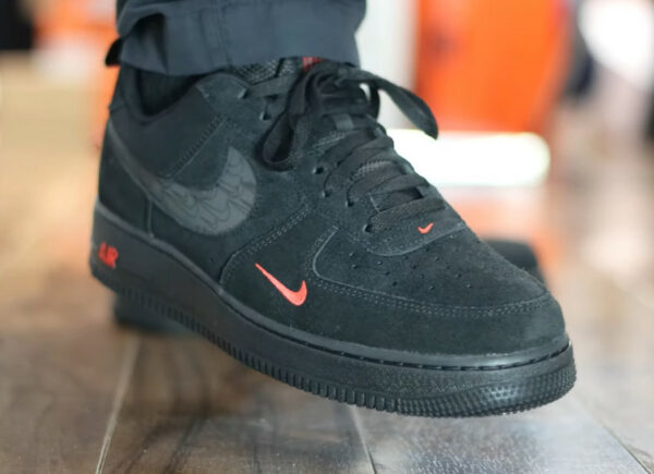 Nike Air Force One noire mulitiples logos 3M (7)