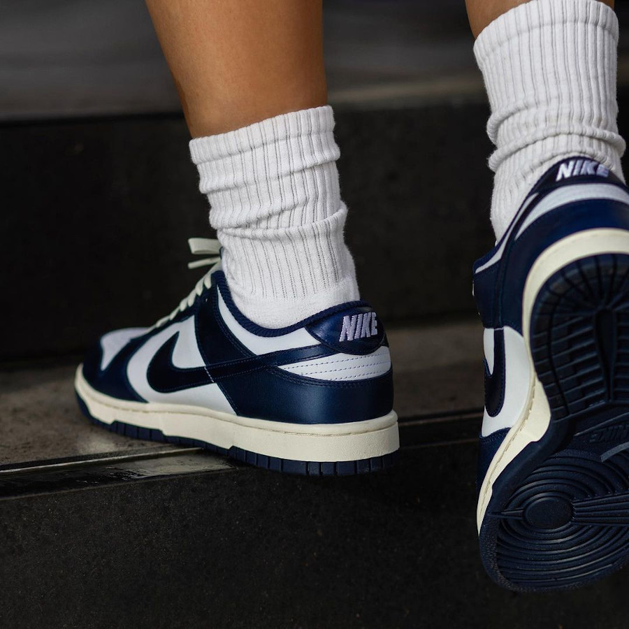 Nike Dunk Low blanche et bleu brillant (4)