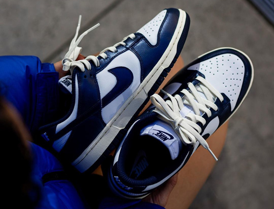 Nike Dunk Low blanche et bleu brillant (5)