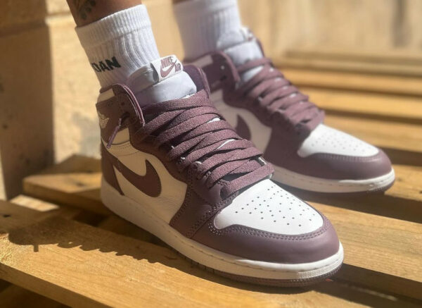 Air Jordan 1 High Mauve on feet