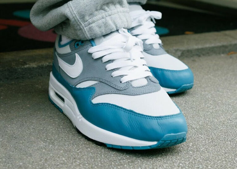 Nike air aqua blue 2025