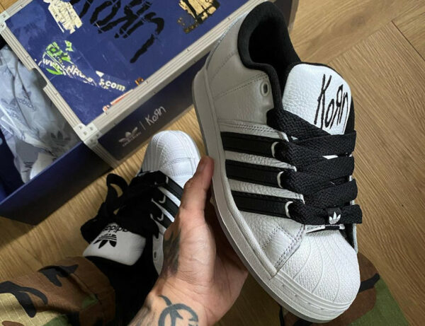 adidas SuperPlay Supermodified x Korn Life is Peachy 30th IG0793 (couv)