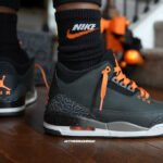 Air Jordan 3 Grise Noire et Orange on feet