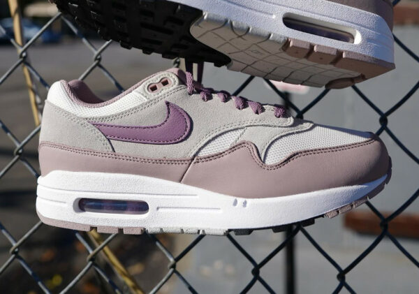 Nike Air Max 1 Violet Dust 2023 (couv)
