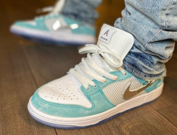 Nike SB x April Skateboards Dunk Low Pro QS on feet