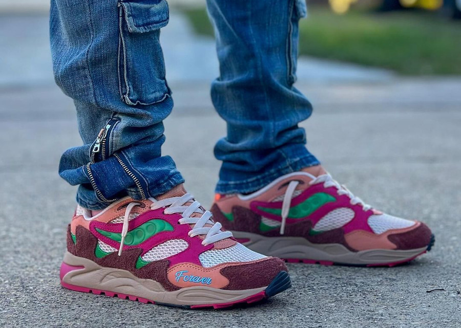 Jae Tips x Saucony Grid Shadow 2 Wear to the Party S70826-2 on feet