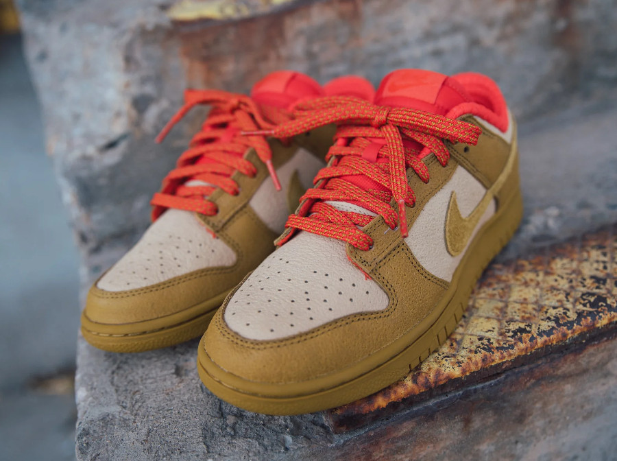 Nike Dunk Low Wmns Bronzine and Sesame FQ8897-252