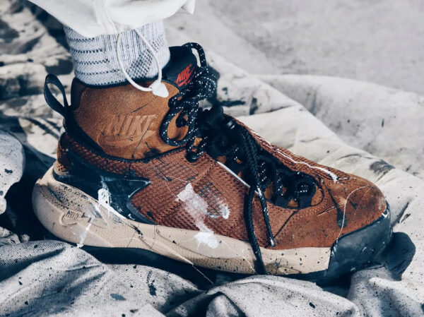 Nike Magmascape x Sacai Pecan Suède marron