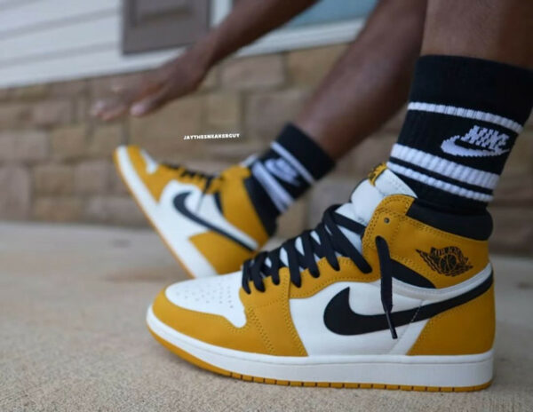 Air Jordan 1 High OG Yellow Ochre DZ5485-701