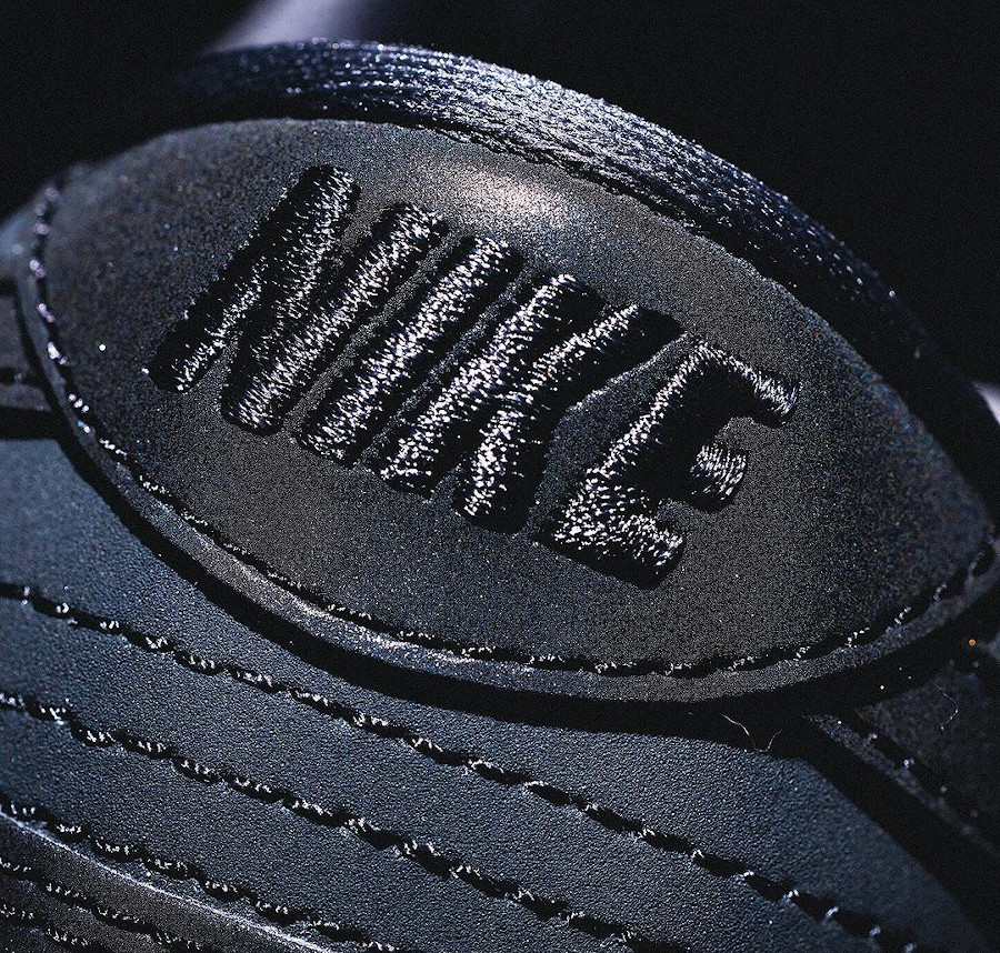 Nike Dunk Low grise et noir foncé (1)