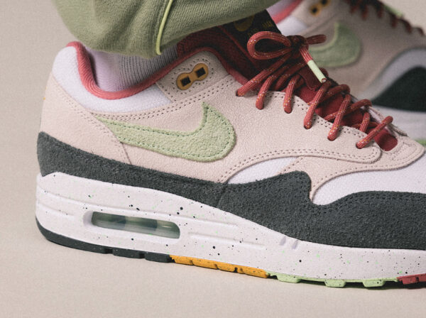 Nike Air Max 1 Easter Light Soft Pink FZ4133-640