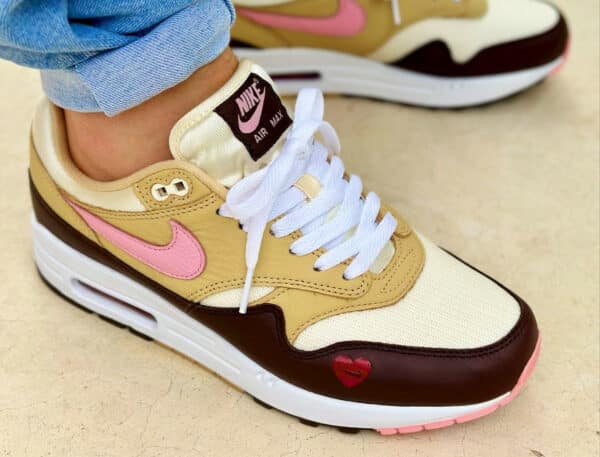 Nike Air Max 1 Valentines Day FZ4346 200 600x457