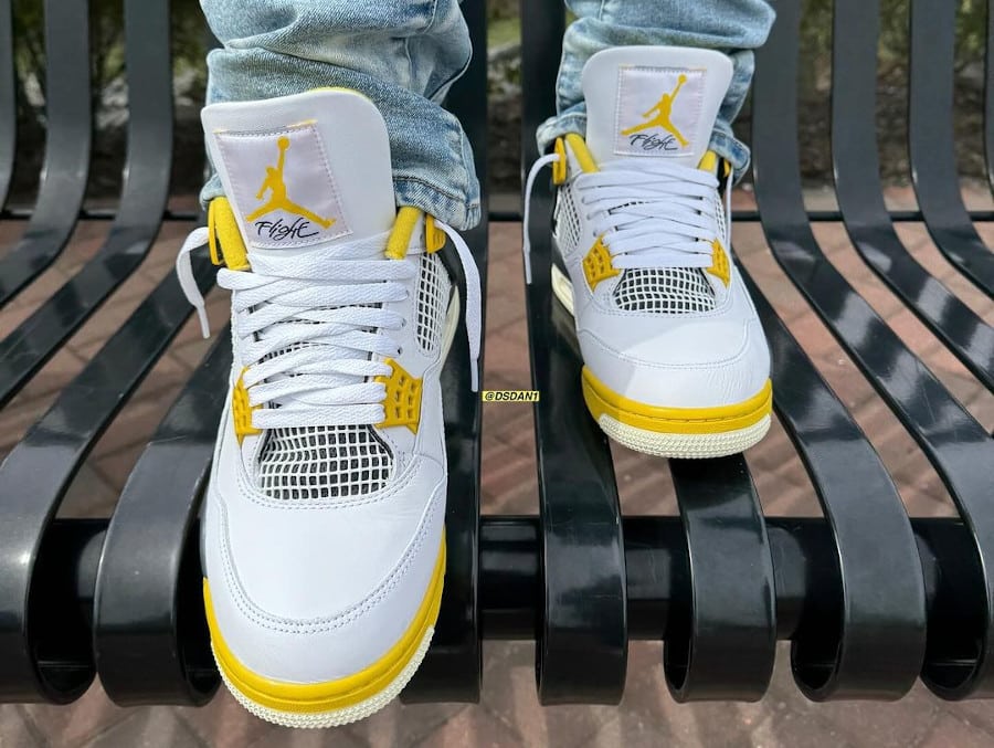 Air Jordan 4 Retro Vivid Sulfur homme on feet (1)