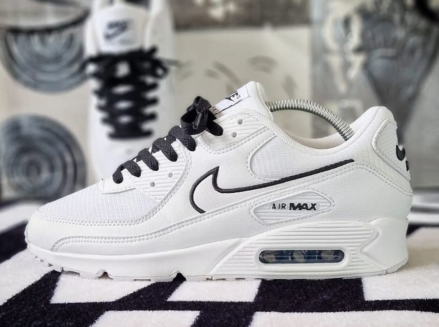 Nike Air Max 90 blanche et noire