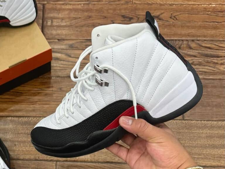 Air Jordan 12 Taxi Flip CT8013-162 (couv)