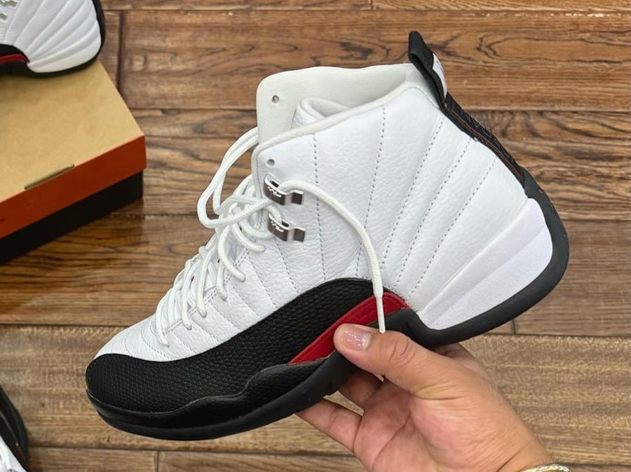 Air Jordan 12 Taxi Flip CT8013-162 (couv)