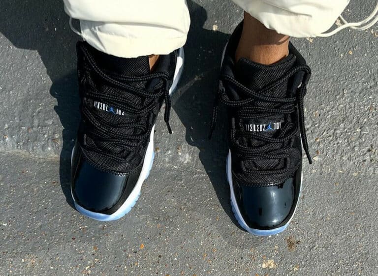 Air Jordan XI Low Space Jam aux pieds (2)