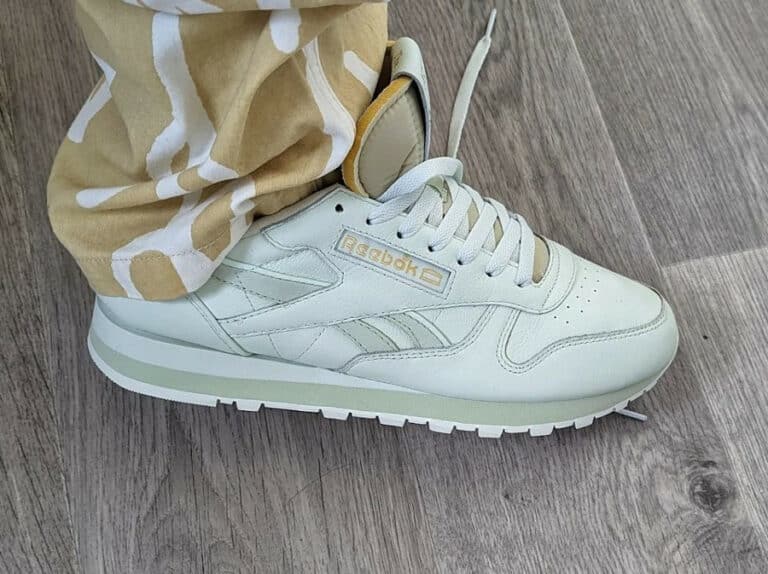 Aries x Reebok Classic Leather Opal Glow on feet 100201988 (2)