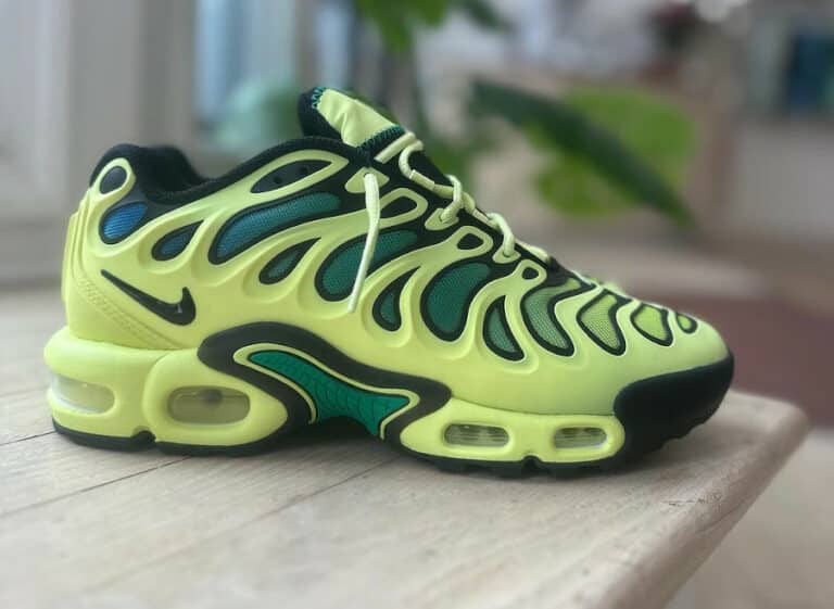 Nike Air Max Plus Drift Light Lemon Twist and Stadium Green FD4290-700 (5)