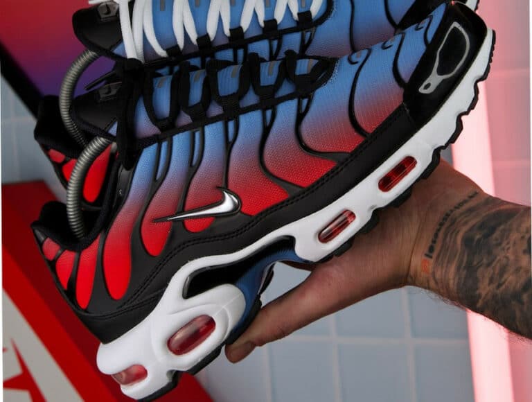 Nike TN Firecracker HF5386-001 (couv)