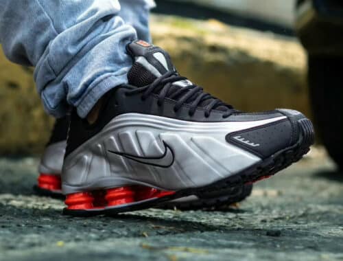 Nike Shox R4 OG 2024 Black Metallic Silver toutes les infos