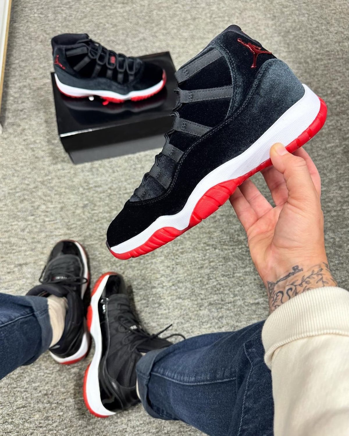 Air Jordan 11 en velours noir DB5457-061 (1)