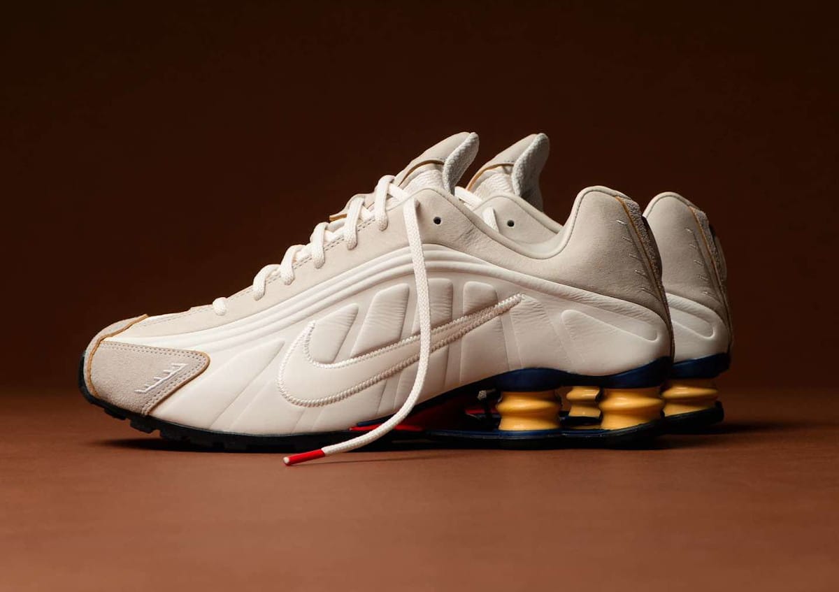 Nike Shox R4 PRM Beige Light Iron Ore and Phantom HQ3531-099 (1)