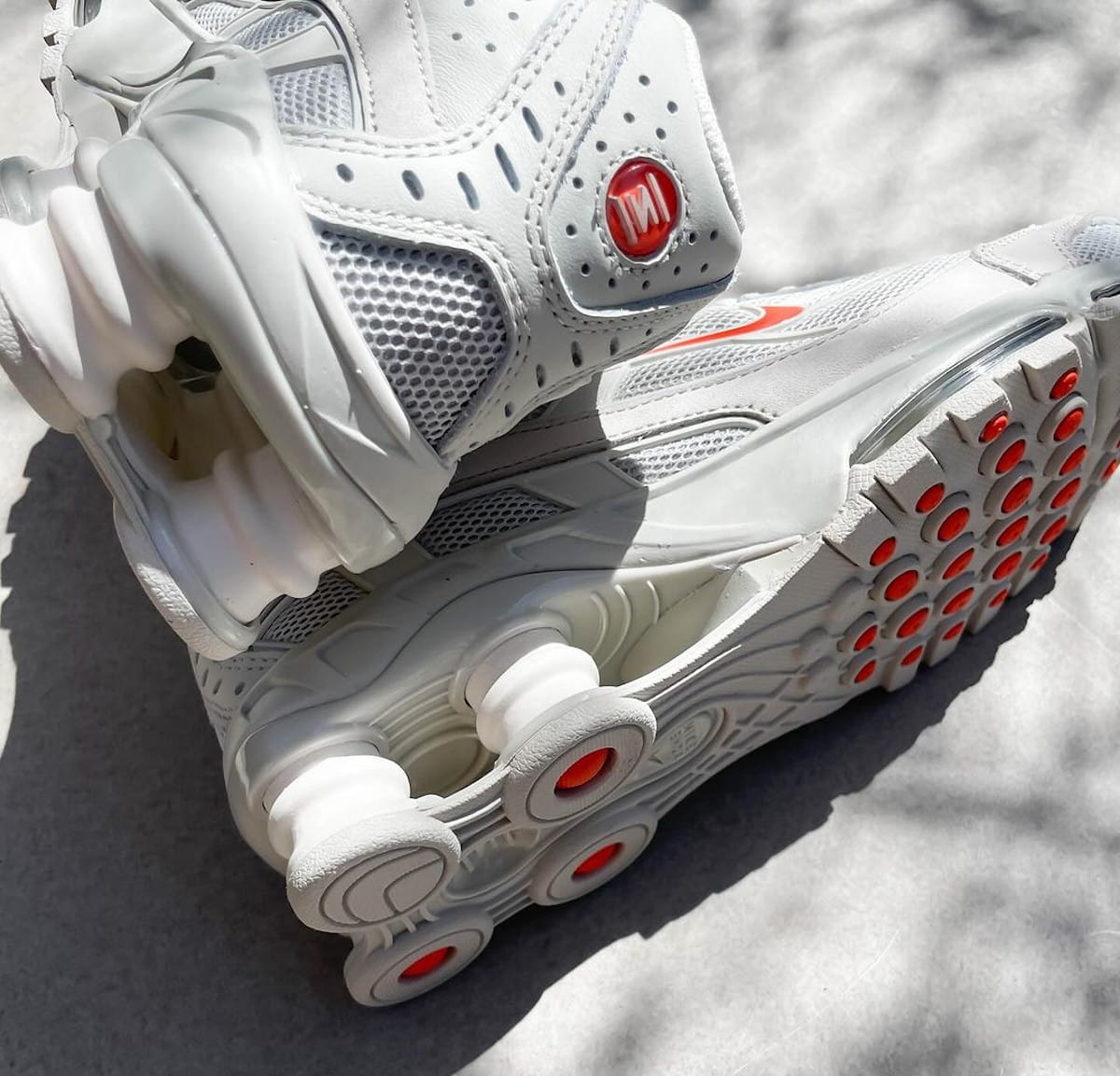 Nike Shox Ride 2 blanc cassé HQ5412-072 (1)