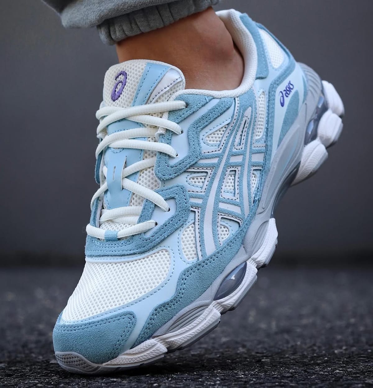 Asics Gel NYC bleu clair et bleu ciel 1203A383-107 (1)