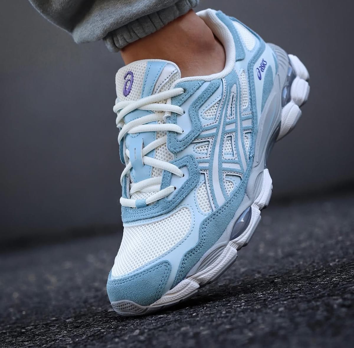 Asics Gel NYC bleu clair et bleu ciel 1203A383-107 (2)