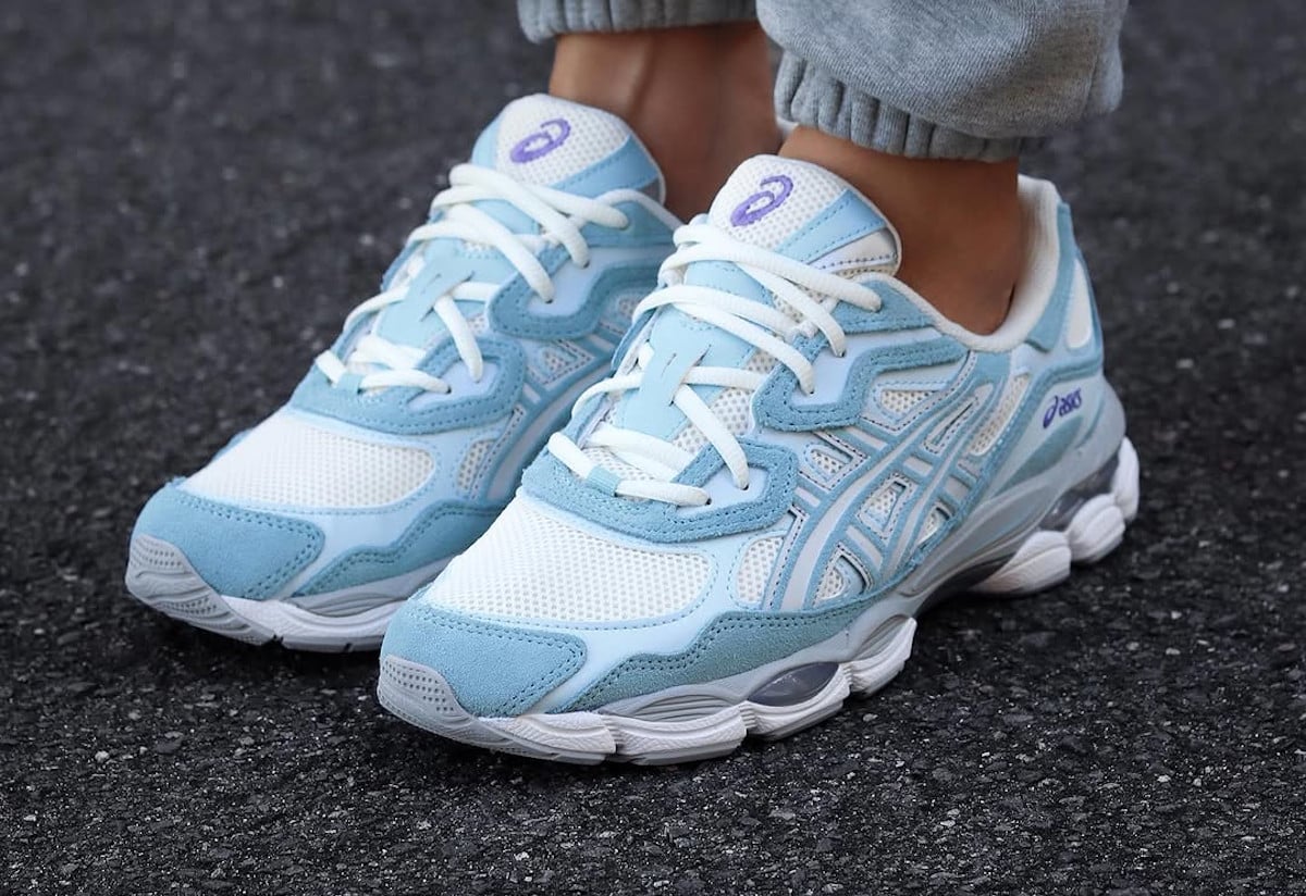 Asics Gel NYC bleu clair et bleu ciel 1203A383-107 (couv)