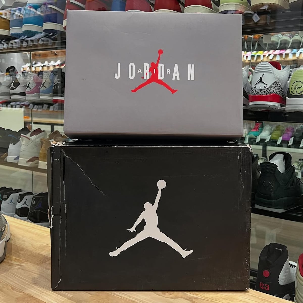 Différences entre Jordan 9 Cool Grey 2025 vs 2012 (2)