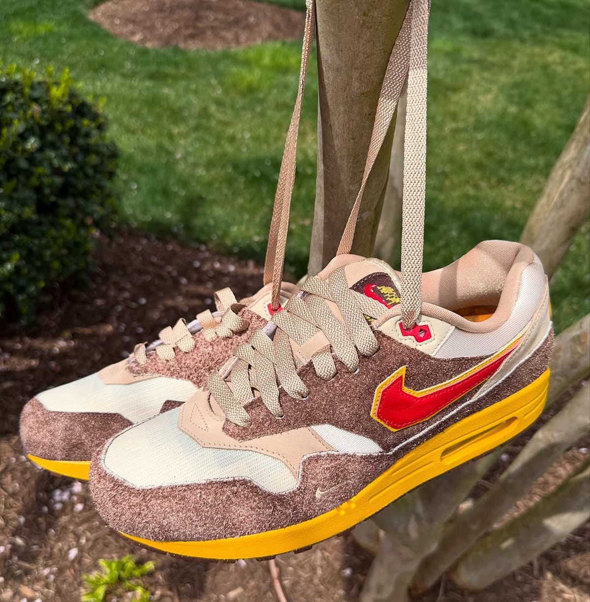 Nike Air Max 1 Low Poly marron beige et rouge (4)